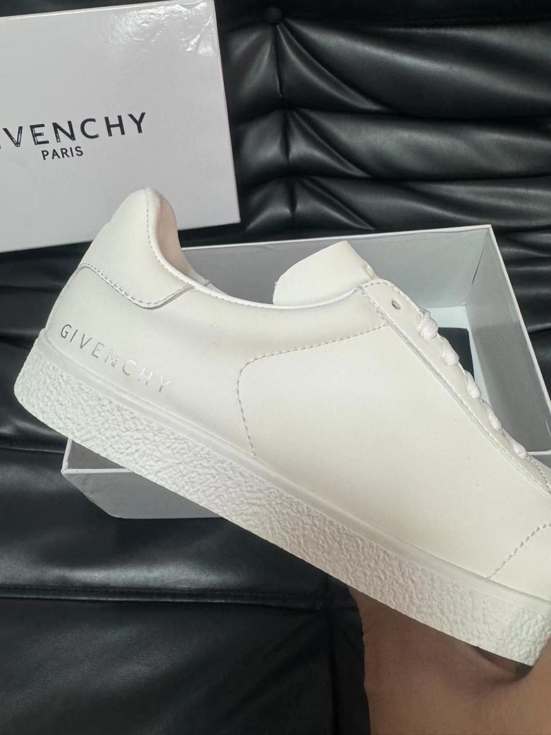 Givenchy Sneakers